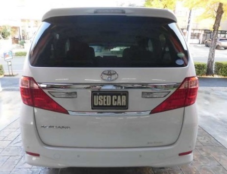 2013 Toyota Alphard 